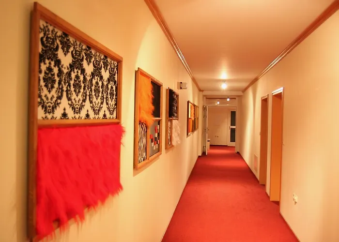 Hotel Deutsches Haus 3*