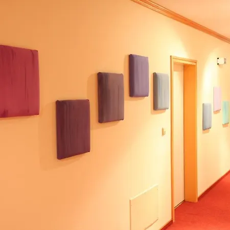Deutsches Haus Hotell 3*