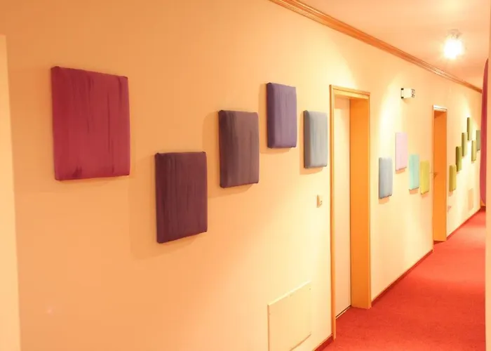 Deutsches Haus Ξενοδοχείο 3*